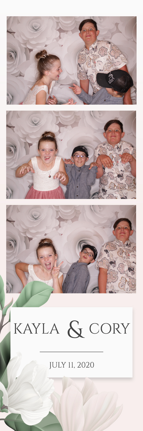 Kayla and Cory Wedding | View more photos from the event at gallery.photoboothbillings.com/u/PhotoBoothBillings/Kayla-and-Cory-Wedding